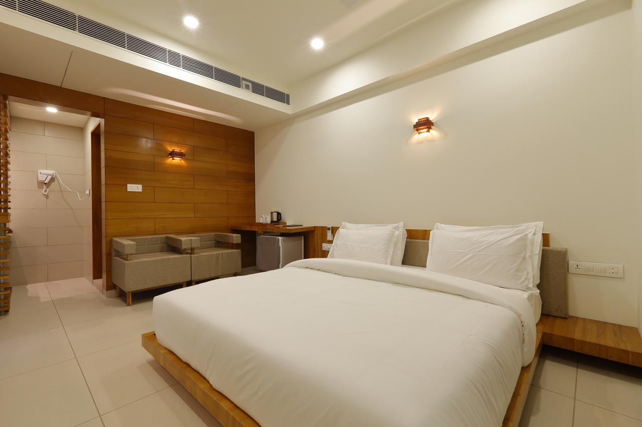 Hotel 440, A Serene Stay Ahmedabad Buitenkant foto