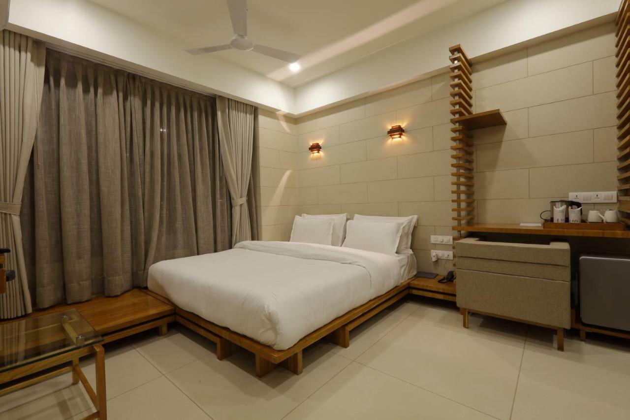 Hotel 440, A Serene Stay Ahmedabad Buitenkant foto